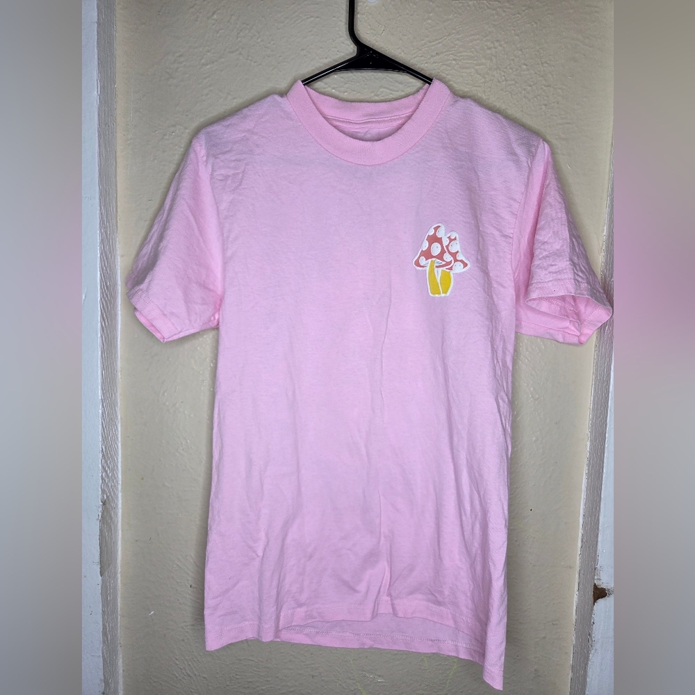 Red Eight Tshirt pink mushroom vibes Womens size small
